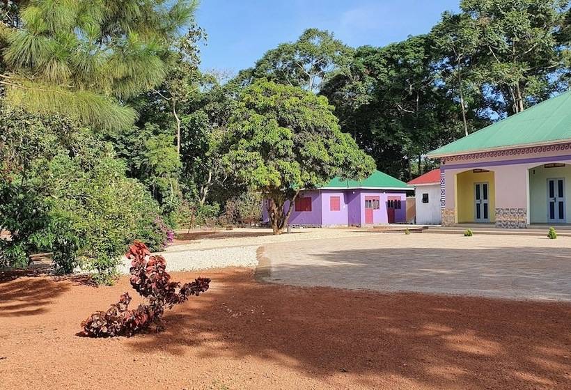 هتل Ssese Leisure Beach