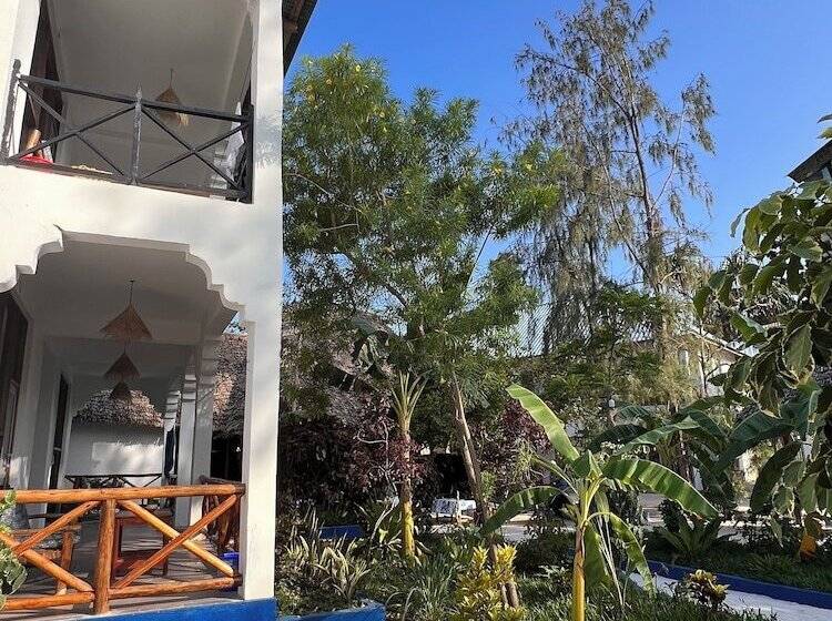 فندق Nungwi Beach Front