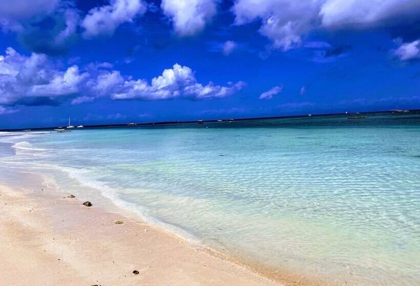 فندق Nungwi Beach Front