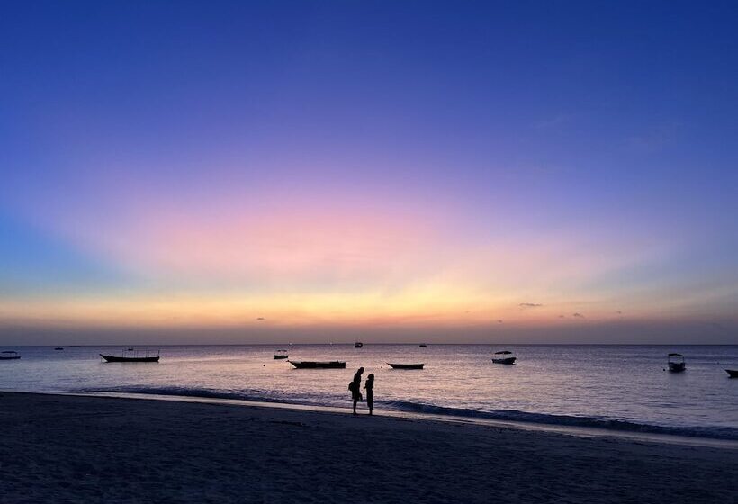 فندق Nungwi Beach Front