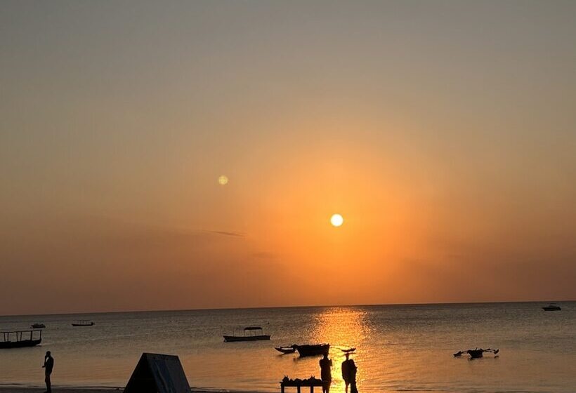 فندق Nungwi Beach Front