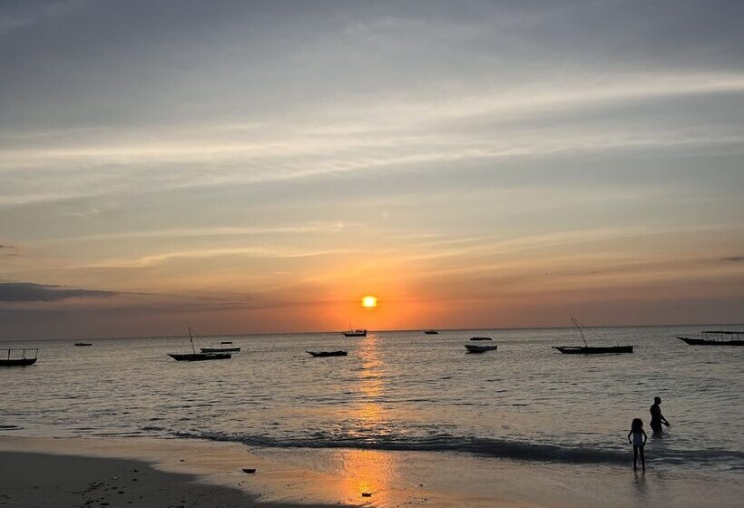 فندق Nungwi Beach Front