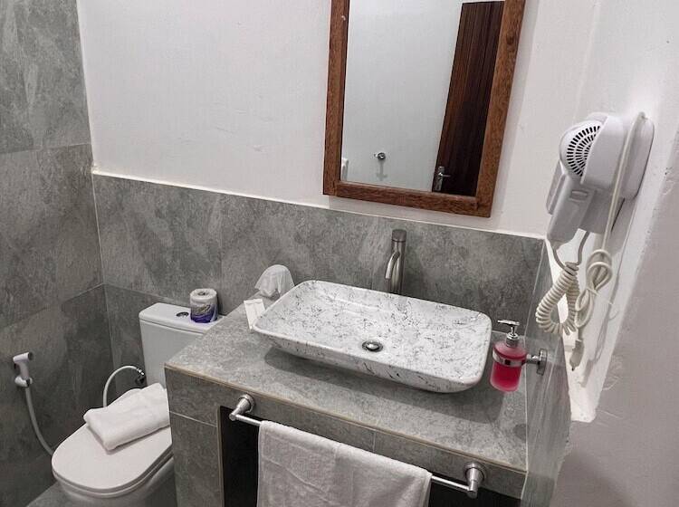 فندق Nungwi Beach Front