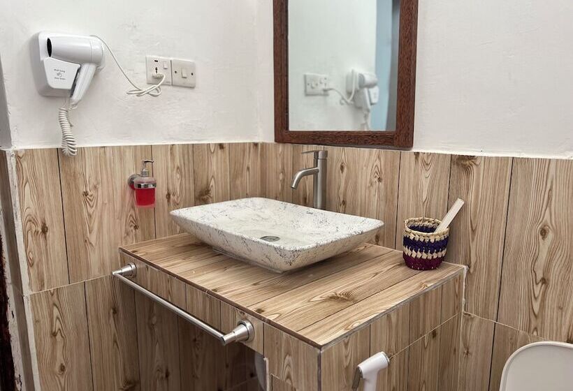 فندق Nungwi Beach Front