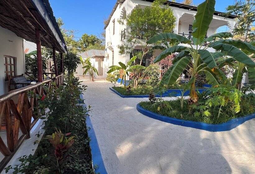 فندق Nungwi Beach Front