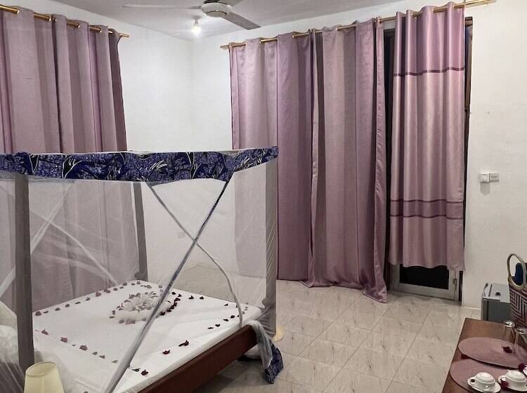 فندق Nungwi Beach Front