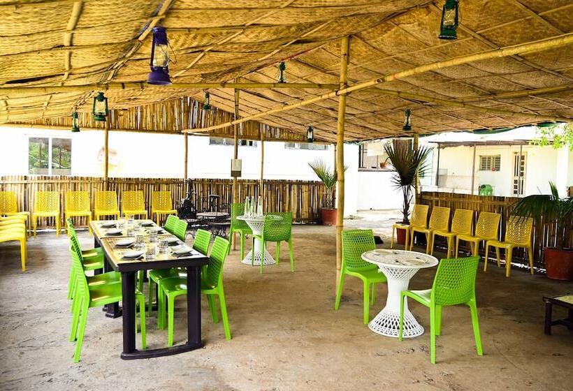 בית מלון כפרי Tgi Insignia Resort & Villa's