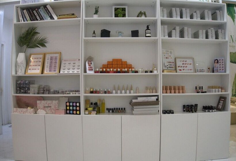 هتل The Residences