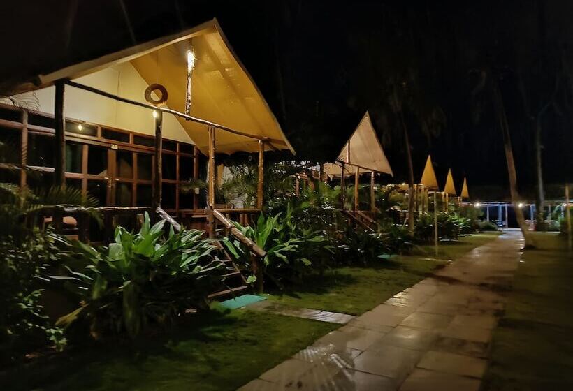 ホテル The Village Agonda Beach Cottages