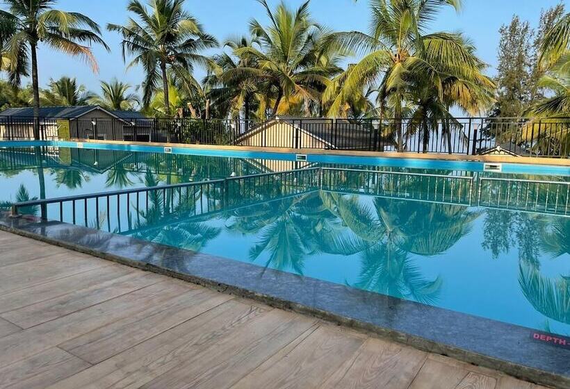 فندق The Woods Homestay