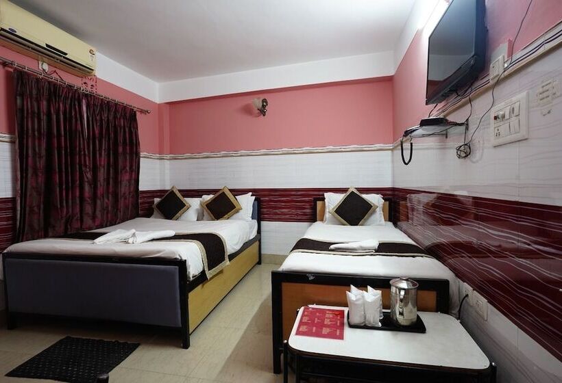 Отель Tirupati Lodge Private Limited