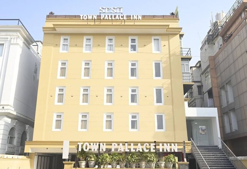 Отель Town Pallace Inn