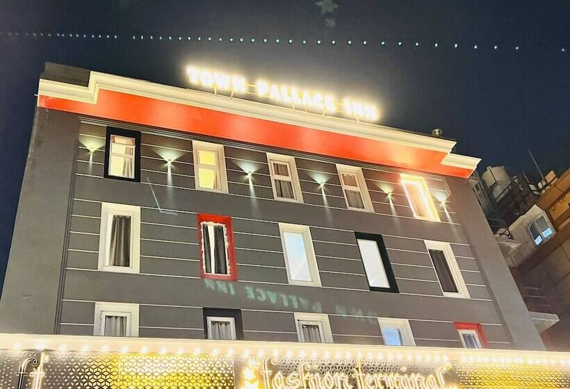 Отель Town Pallace Inn
