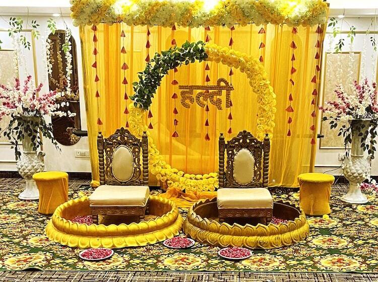 Отель Town Pallace Inn