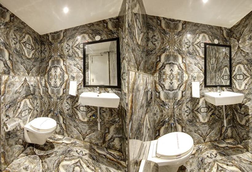 Отель Town Pallace Inn