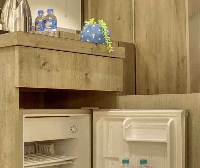 Отель Town Pallace Inn