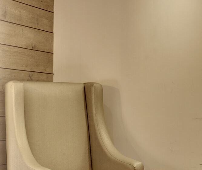 Отель Town Pallace Inn