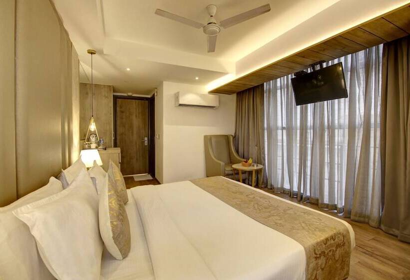 Отель Town Pallace Inn