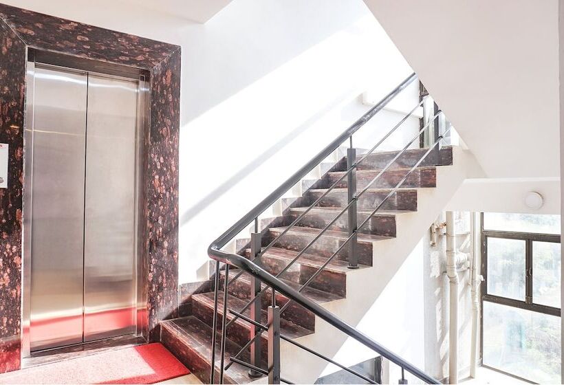 Fabhotel Atithi Regency