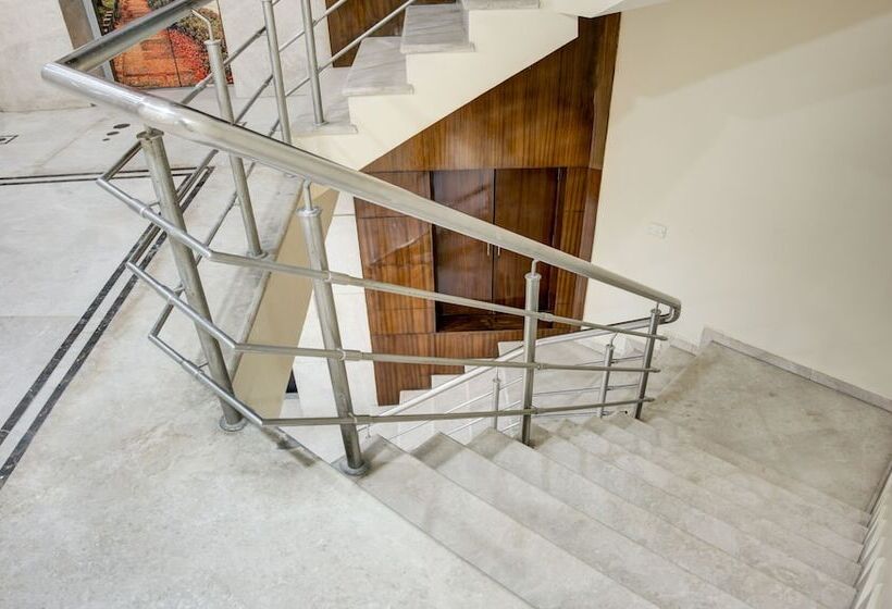 호텔 Treebo Golden Inn, 700 Mtrs From Promenade Beach