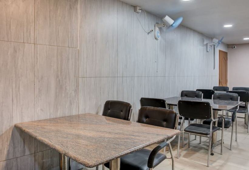 호텔 Treebo Golden Inn, 700 Mtrs From Promenade Beach