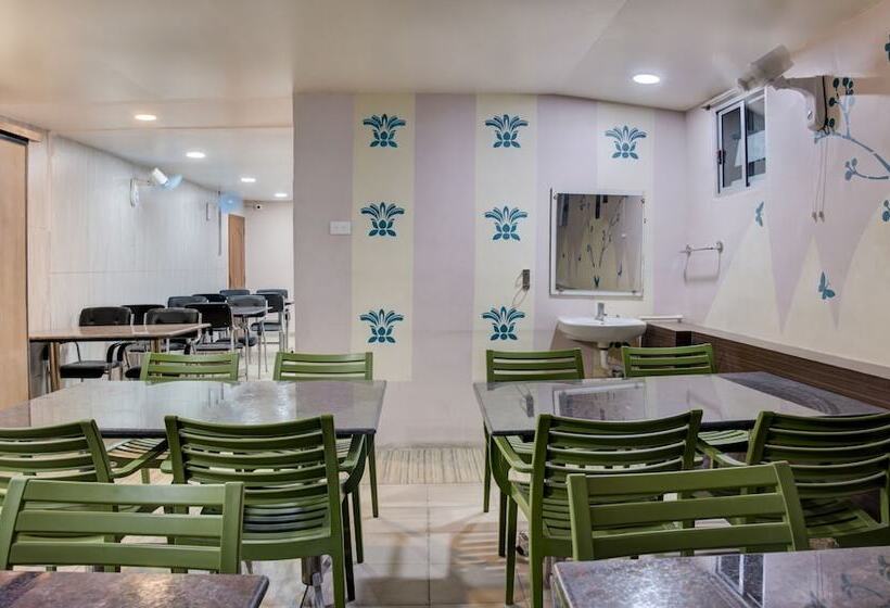 호텔 Treebo Golden Inn, 700 Mtrs From Promenade Beach