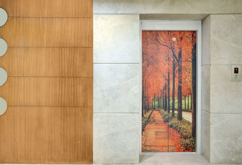 호텔 Treebo Golden Inn, 700 Mtrs From Promenade Beach