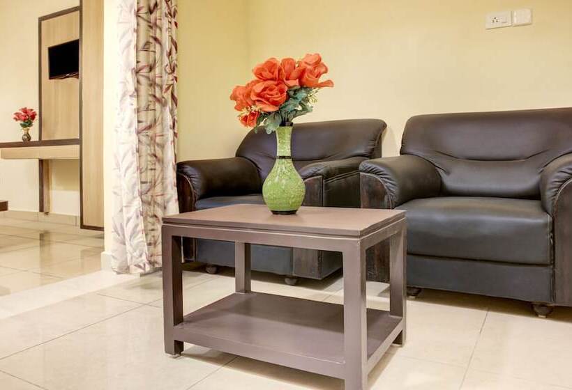 호텔 Treebo Golden Inn, 700 Mtrs From Promenade Beach