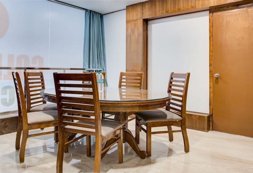 호텔 Treebo Golden Inn, 700 Mtrs From Promenade Beach