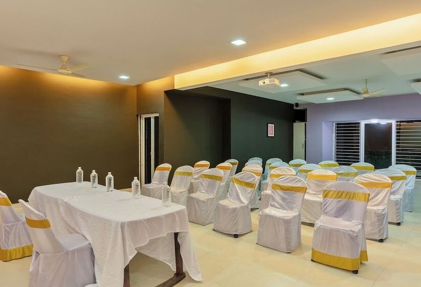 ホテル Treebo Midvalley Residence