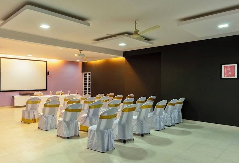 ホテル Treebo Midvalley Residence