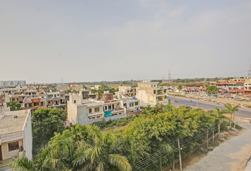 בית מלון כפרי Treebo Premium Arista