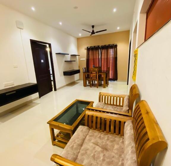 فندق Tulips Residency   Airport