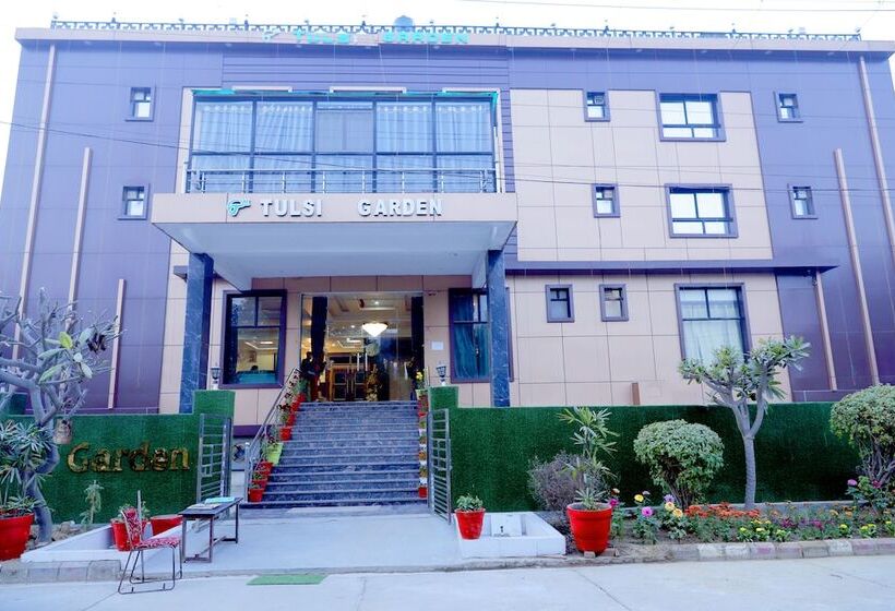 Отель Tulsi Garden Near Prem Mandir Vrindavan