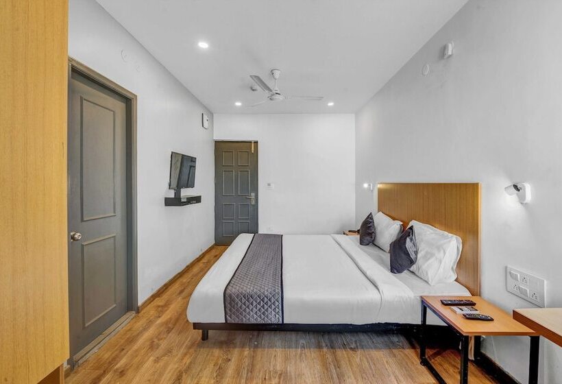 Upar Hotels Uthandi, Ecr