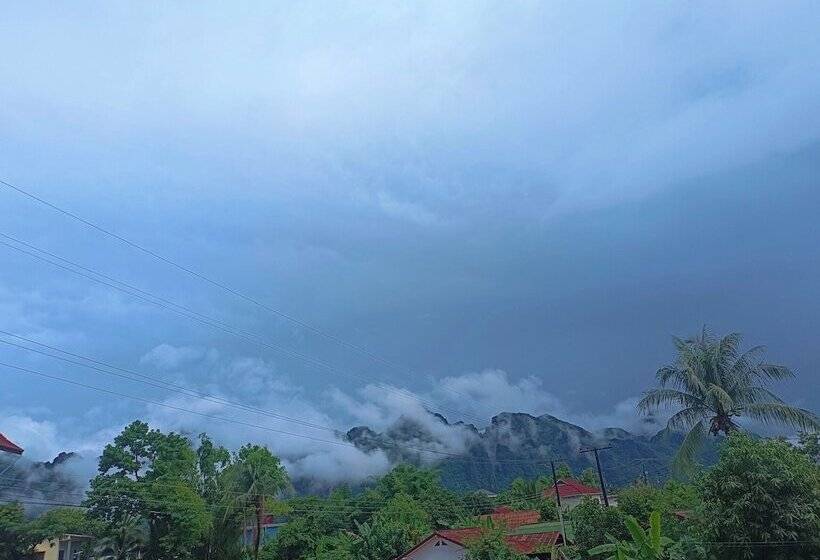Отель Vang Vieng Champa