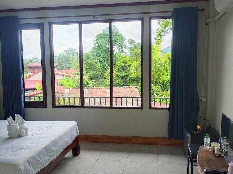 Отель Vang Vieng Champa