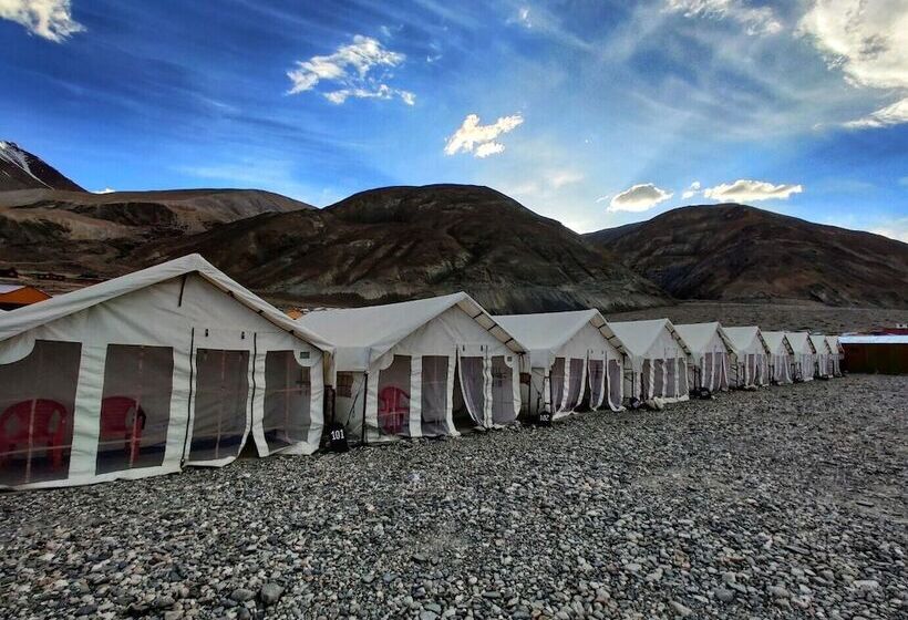 فندق World Attic Camp