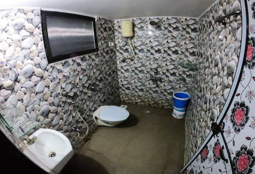 Kings Hotel & Resort