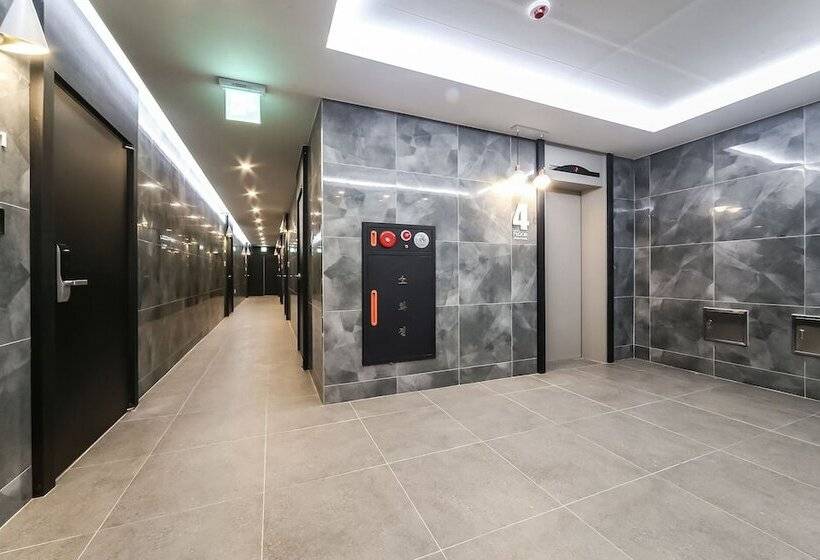 فندق على الطريق Changwon Myeongseodong Hotel Laon