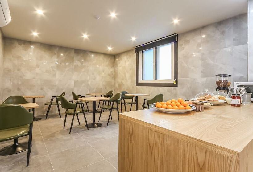 فندق على الطريق Changwon Myeongseodong Hotel Laon