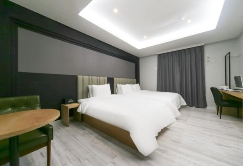 فندق على الطريق Changwon Myeongseodong Hotel Laon