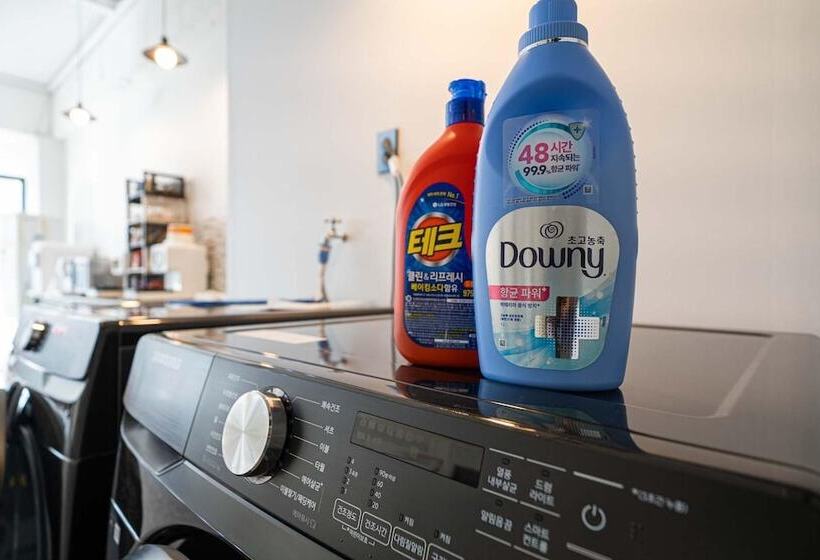 מוטל Cheonan Sothebys