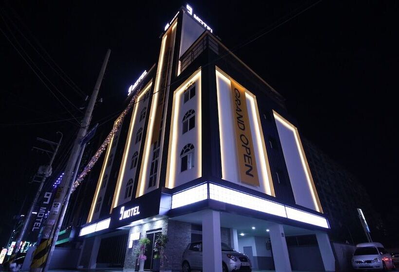 מוטל Gumi Indong Nine