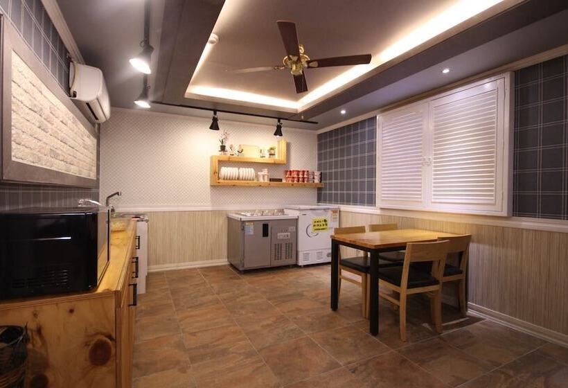 מוטל Gumi Indong Nine