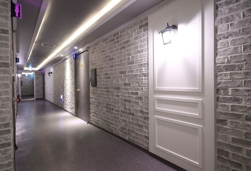 汽车旅馆  Gumi Wonpyeongdong Hotel Ruby