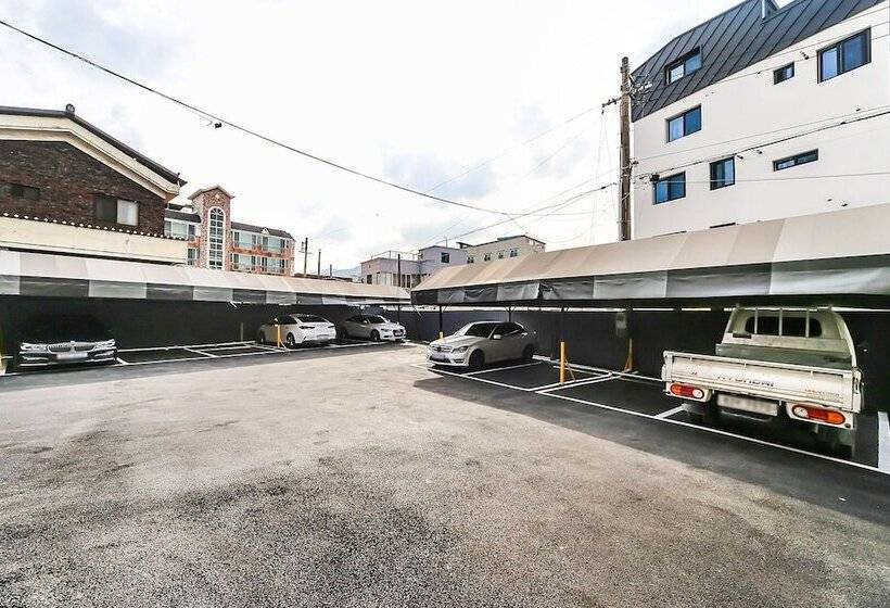 모텔 Gyeongsan Shwimpyo