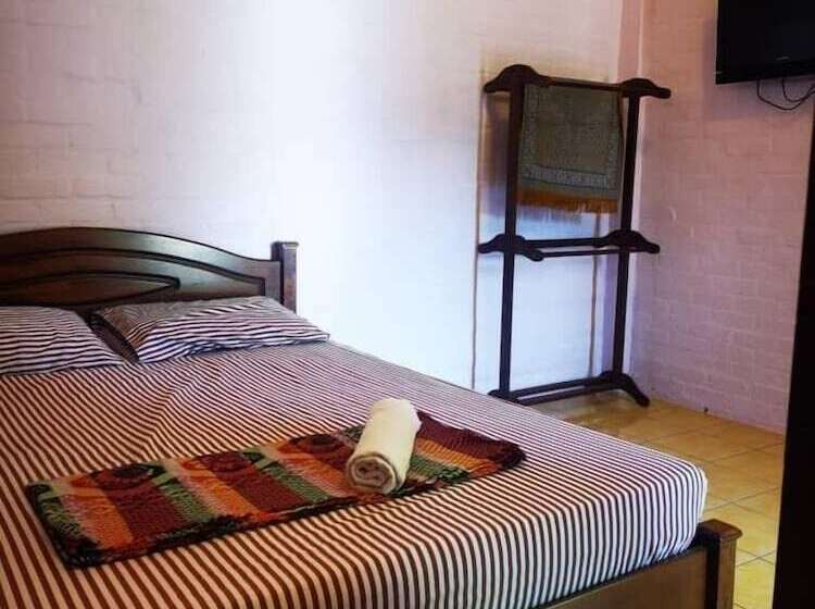 فندق على الطريق Kamila Teluk Senangin