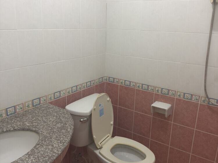 فندق على الطريق Maingam Resort