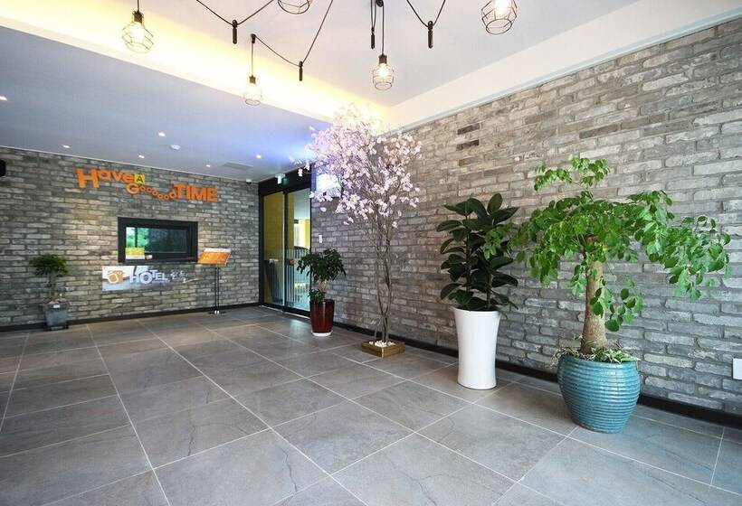 모텔 Muan Namak Oneul